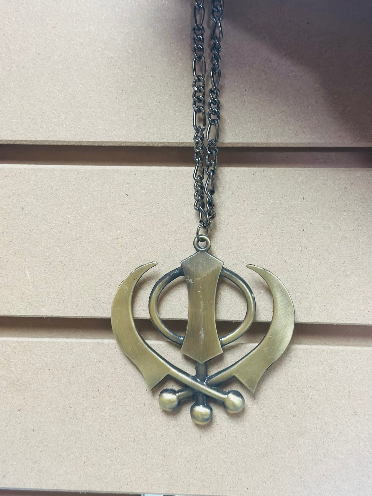 Khanda hanging